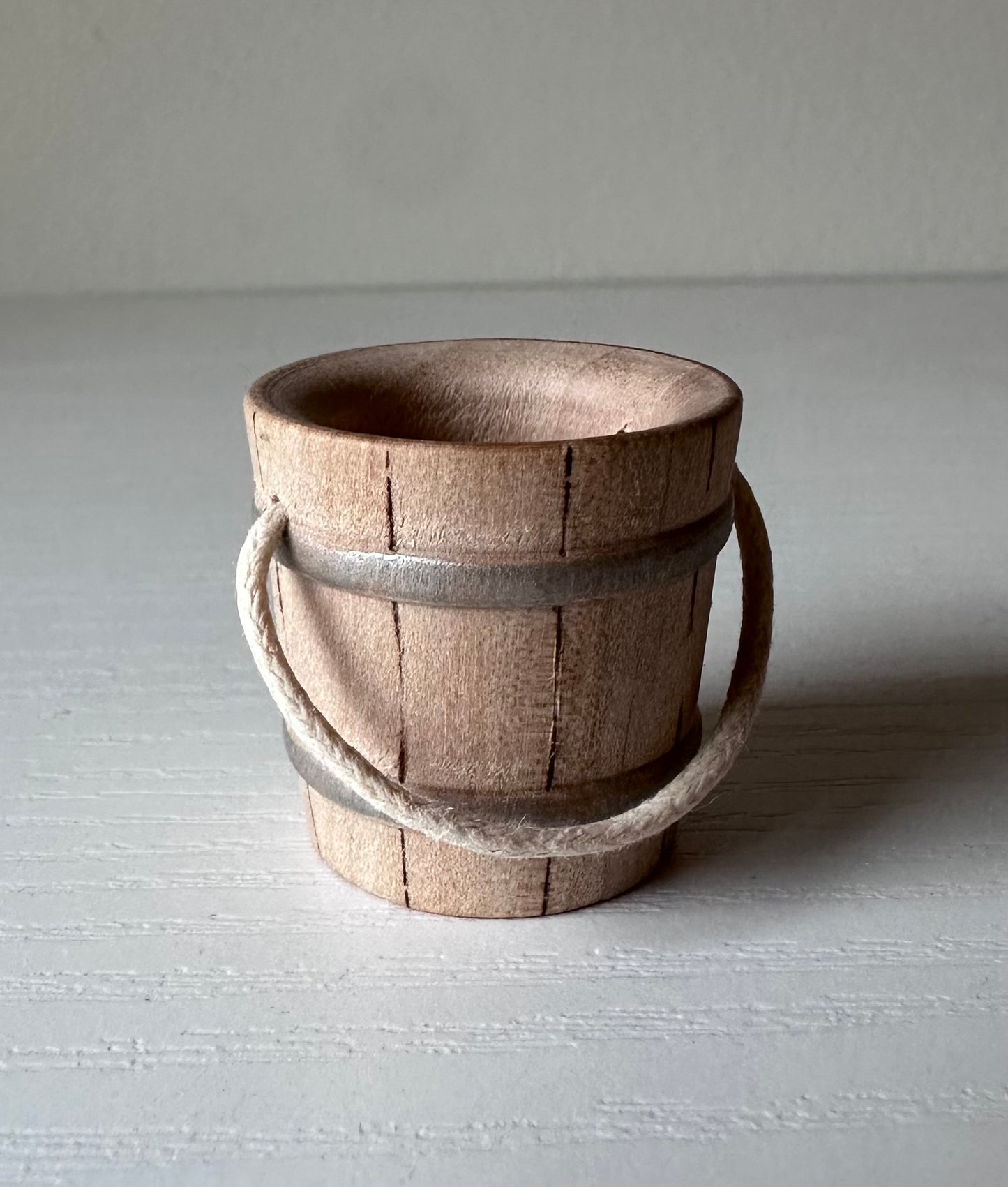 Small bucket
