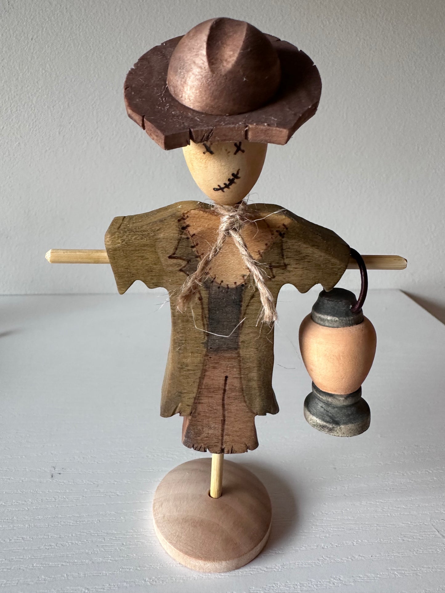 Scarecrow w/ Lantern